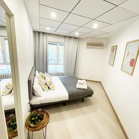 Novedad Avenida Puente Del Pilar Apartman *